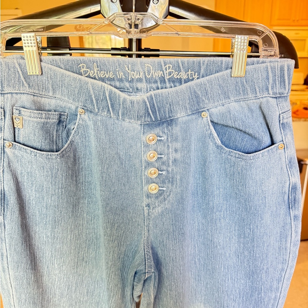 Light Blue Jeans with Button Detail - Picture 8 of 9